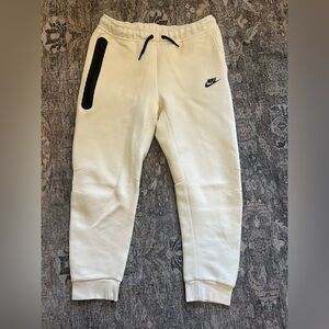 Nike Sportswear Tech Joggers Pants youth XL
